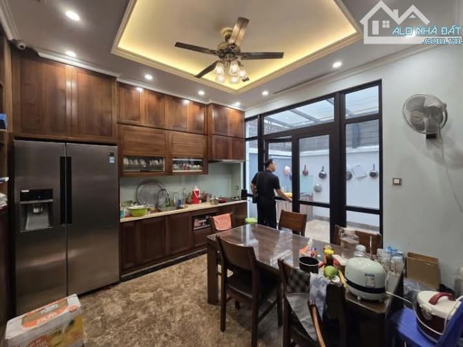 Tô Hiệu Hà Đông ô tô đỗ cổng đẹp long lanh 45 m2 5 tầng  tháng máy giá chỉ hơn 10 tỷ. - 2