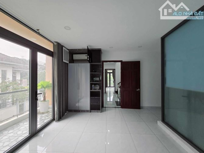 Bán gấp VILLA 2 Mặt Tiền - CẠNH KĐT PHÚ MỸ HƯNG - 200M2 (10x20) - View công viên - 3