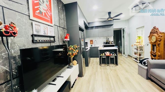 Bán nhà quận 5 ngay trung tâm trần hưng đạo xát mặt tiền 8.2 T - 3
