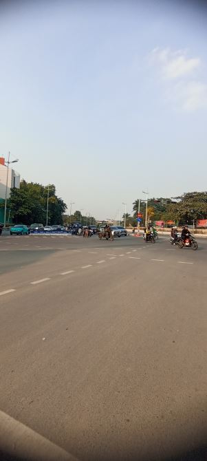 Cần chuyển nhượng mảnh đất 1000m2 mặt tiền 20m vị trí đẹp . Phố Âu cơ / xuân diệu - 3