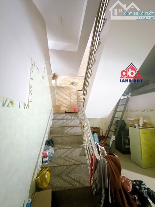 Bán nhà nằm trong khu 18 hộ phường Tân biên , 90m2 - 5