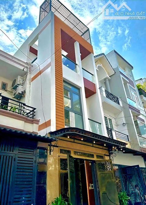 Nhà 3 tầng đẹp như ý. Full nội thất xịn sò. Sát ngã tư Bốn Xã Tân Phú. 52m2. Hơn 6 tỉ (tl)