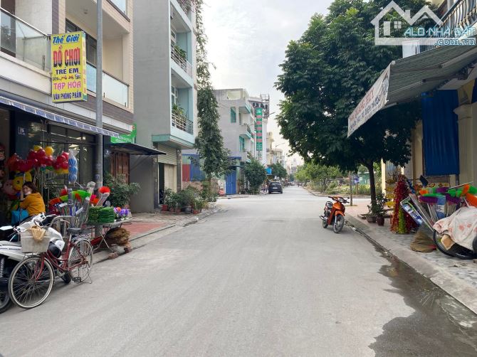 Bán 15 lô đất tđc Vinhome Riverside HỒNG BÀNG nhiều vị trí, đường 11m giá từ 2,4 tỷ