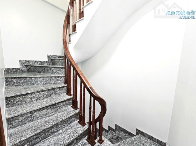 BÁN NHÀ NGÕ RỘNG NGÁCH NÔNG PHỐ NGUYỄN KHÁNH TOÀN DT 40M2. - 1