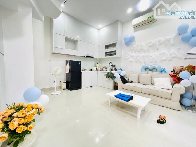 65M2,  NHÀ 4 TẦNG - 8PN CHO THUÊ GIỮ TIỀN 30TR , P.12,  GV GIÁ NHỈNH 7 TỶ - 1