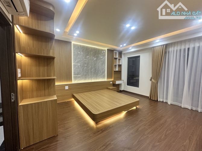 Nhà 6 tầng thang máy, Cổ Linh, full nội thất, gara ô tô, 45m2 MT5M hơn 10 tỷ - 1