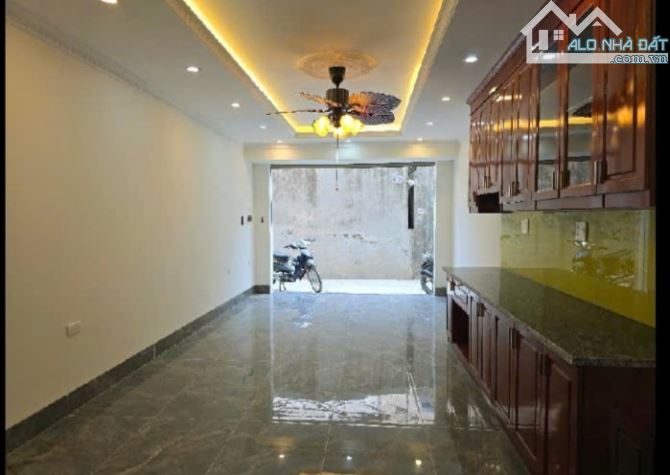 7.8 tỷ/6 tầng/ 40 m2/ nguyễn văn linh/ thạch bàn - 2