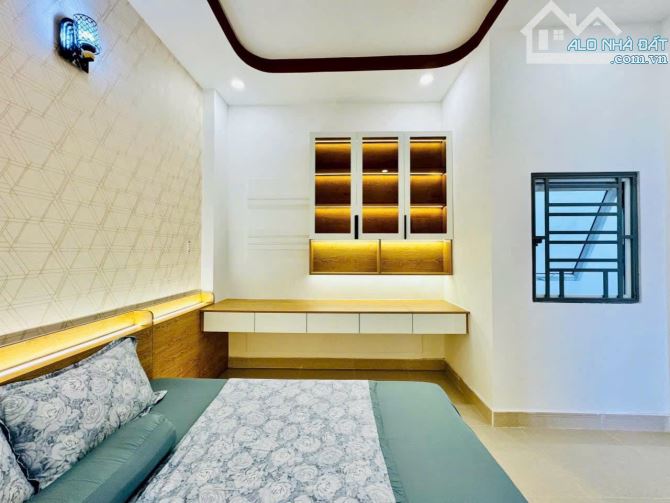 Hàng hiếm! Duy nhất nhà hẻm Hoà Bình, Q11. DT: 54m2/ 2Tỷ 390 . Sổ sẵn. Gần đầm sen nước - 2