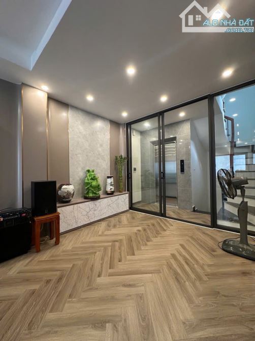 Giá trị! 
Bán nhà Vũ Trọng Phụng, Ngụy Như Kon Tum, 36m2, nhỉnh 7 tỷ, ngõ nông, đẹp, ở - 2