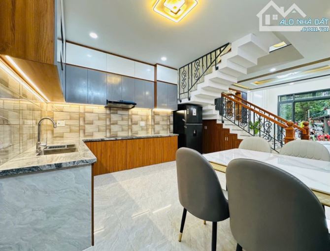 Bán nhà Huỳnh Văn Nghệ, Gò Vấp. 4 tầng Khu phân lô, 69m2, HXH giá chỉ 5,99 tỷ - 2