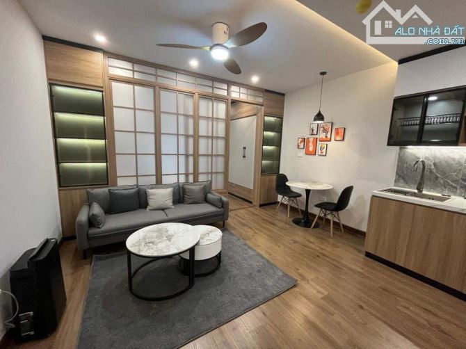 Bán toà CHDV khu vực đường Láng - Yên Lãng - Quan Nhân. 140m2 x 9T. DT 200tr/ tháng. Giá - 2