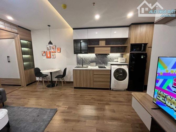 Bán toà CHDV khu vực đường Láng - Yên Lãng - Quan Nhân. 140m2 x 9T. DT 200tr/ tháng. Giá - 3