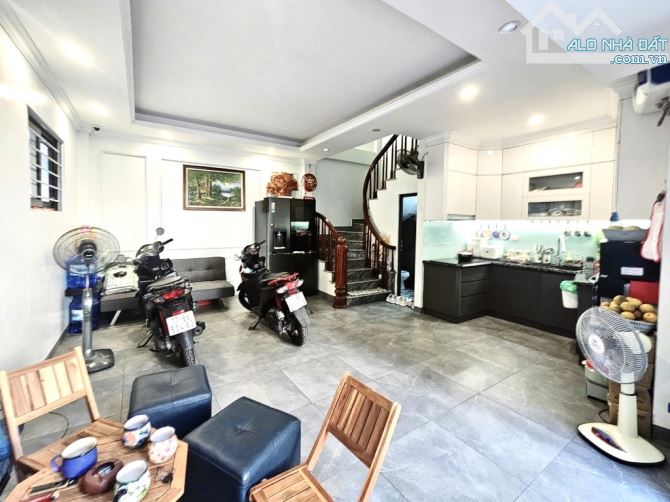 BÁN NHÀ NGÕ RỘNG NGÁCH NÔNG PHỐ NGUYỄN KHÁNH TOÀN DT 40M2. - 4