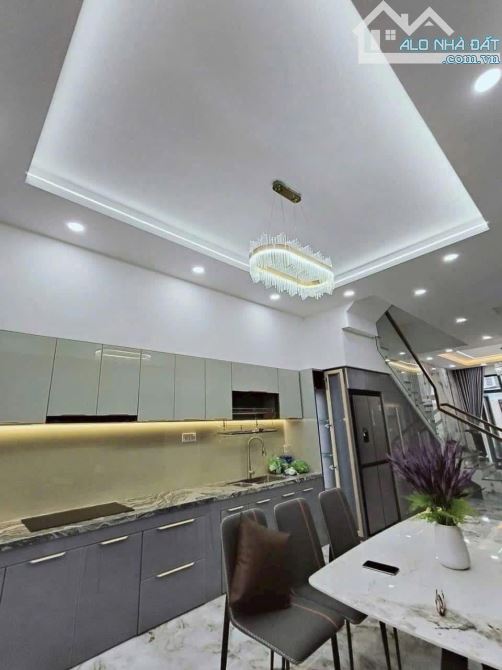 BÁN NHÀ NẰM TRUNG TÂM Đ TRẦN MINH QUYỀN,QUẬN 10.GIÁ 3TỶ73/107,1M2, 1 TRỆT 3LẦU, SỔ SẴN - 5