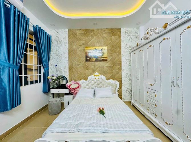 Đi nước ngoài định cư, bán gấp nhà 60m2 ngay Khuông Việt, Tân Phú. Bao sổ 3 Tỷ 190, hẻm 5m - 5