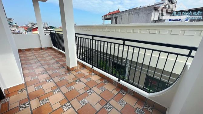 BÁN NHÀ BÁT KHÔI, LONG BIÊN 35M2 X5T, 2 THOÁNG ,FULL NỘI THẤT, 5 M RA NGÕ Ô TÔ - 8