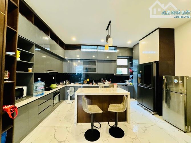 NHÀ 6 TẦNG HẺM XE TẢI LÊ QUANG ĐỊNH - 79m2 5.7x14 - GIÁ 11.5 TỶ - 8