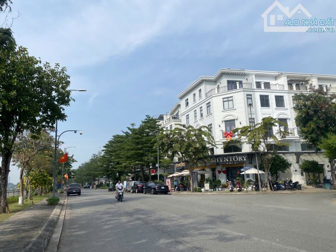 Bán nhà mặt phố giá tốt tại Lakeview City, Đường R, Phường An Phú, Quận 2, 32 tỷ, 200m2 - 9