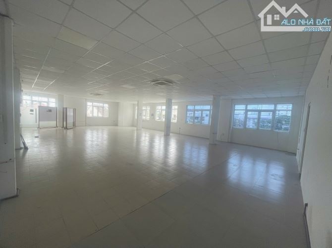 CHỈ 50 TR/THÁNG SỠ HỮU NGAY VĂN PHÒNG ~ 430 M2, BÃI XE RỘNG. LH: OFFICE DANANG