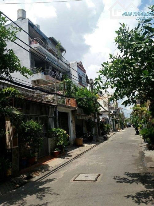 Gấp bán CHDV , Hẻm 6m, Thoại Ngọc Hầu, 93m2, dòng tiền hơn 20tr/tháng, giá 8,88 tỷ TL