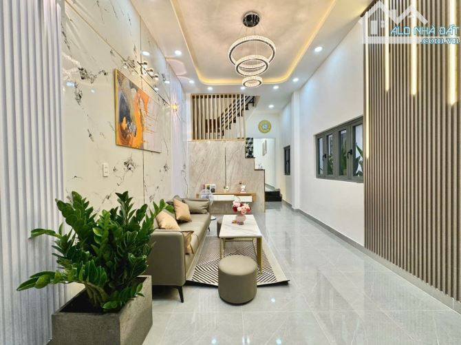 MINH KHAI-BTL NHÀ ĐẸP DÂN XÂY MỚI 35Mx5Tầng 100m Ô TÔ TRÁNH