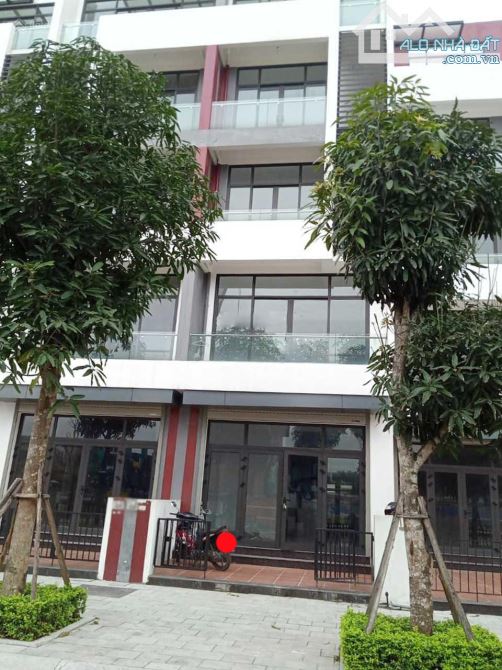 Cho thuê nhà LK Đức Giang, 65m2x5T, thang máy, 19tr/t