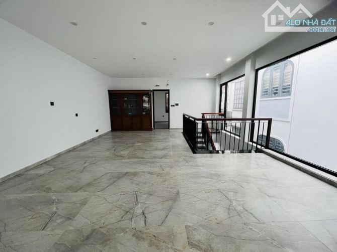 CĂN HỘ TT NHƯ PENTHOUSE-80M2x2T-LÔ GÓC-MẶT NGÕ-Ô TÔ ĐỖ CỬA-ÁNH SÁNG NGẬP TRÀN-NHỈNH 6TỶ