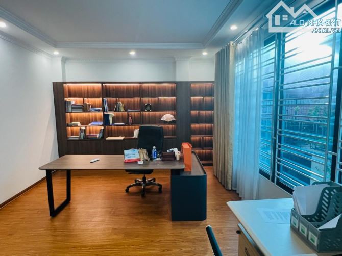 Trần Quốc Hoàn, Cầu Giấy. Ô tô đỗ cửa, 60m2x 5T lô góc 3 thoáng chỉ 16.5 tỷ- - 1