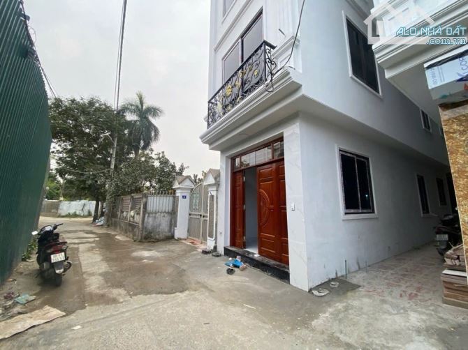B.Á.N NHÀ LIÊN MẠC , Ô TÔ TRÁNH , KINH DOANH, 3 MẶT THOÁNG LẠI SÁT SÂN CHƠI  38M2, 5 TỶ 6 - 1