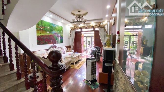 BÁN NHÀ WIEU CV GẦN EMART2-GÒ VẤP 80M2, NGANG 4.6M -4TẦNG - HẺM 8M - 8TỶ9 - 1