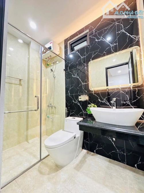 Nhà đẹp 6 tầng thang máy, 4 ngủ khép kín Ngoạ Long, BTL. 35m2 giá 7.2 tỷ - 2