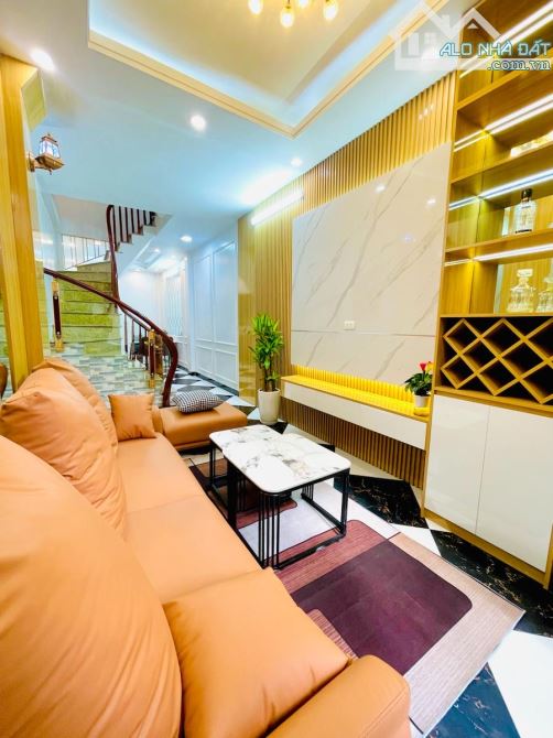 NHÀ ĐẸP TRƯƠNG ĐỊNH 38M - 5 TẦNG -  SẴN SÀNG ĐÓN TẾT! 🏡 VỊ TRÍ VÀ THUẬN TIỆN - 2