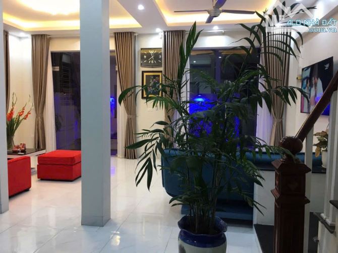 🏡 CHO THUÊ BIỆT THỰ SÂN VƯỜN NGỌC THỤY - FULL NỘI THẤT CAO CẤP - 2