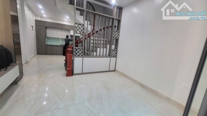 Cần cho thuê nhà đẹp lô góc Quan Nhân, 4 tầng, 46m2, 4 ngủ, 17 Triệu - 2