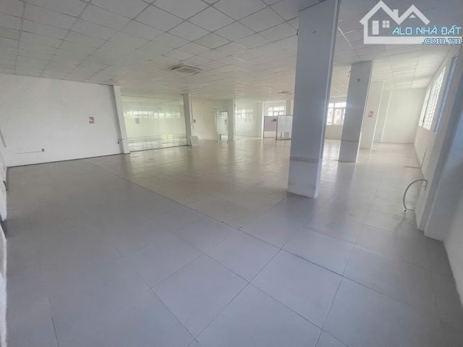 CHỈ 50 TR/THÁNG SỠ HỮU NGAY VĂN PHÒNG ~ 430 M2, BÃI XE RỘNG. LH: OFFICE DANANG - 3