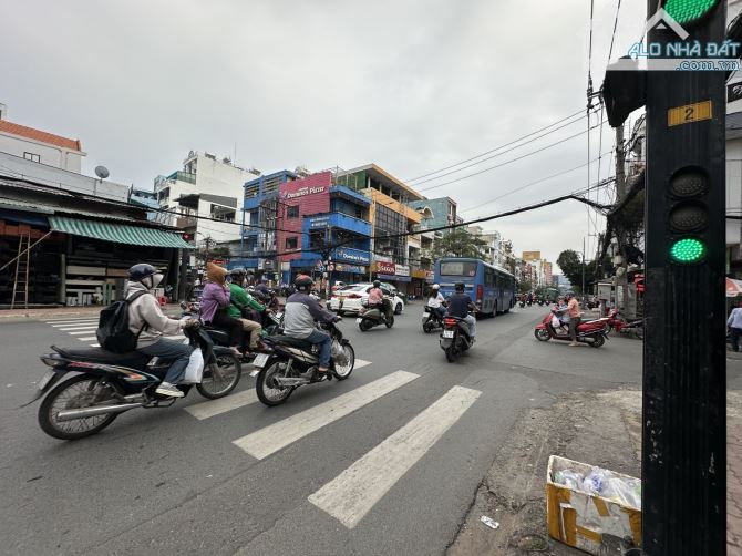 bán nhà mặt tiền đ. Hoàng Văn Thụ. gần ngã 4 nối Phan Đình phùngh - 3