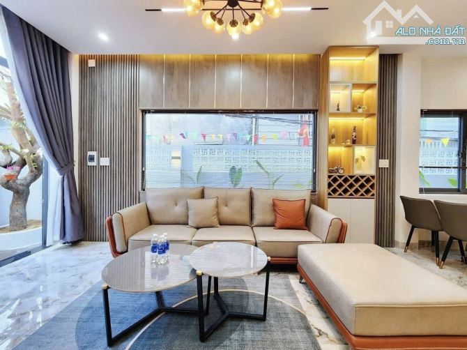Hoàng Văn Thụ - TP Thái Nguyên - ngõ oto - KD/VP - DT 120m2 - 4.2 tỷ - 3
