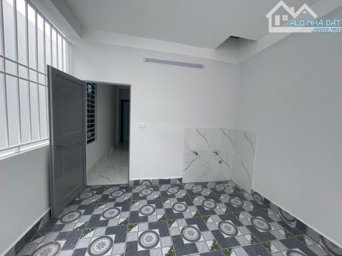 B.Á.N NHÀ LIÊN MẠC , Ô TÔ TRÁNH , KINH DOANH, 3 MẶT THOÁNG LẠI SÁT SÂN CHƠI  38M2, 5 TỶ 6 - 4