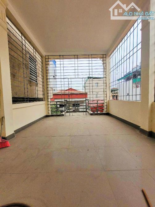HÀNG TUYỂN LONG BIÊN - DÂN XÂY - Ô TÔ ĐỖ CỬA - CÁCH Ô TÔ TRÁNH CHỈ 10M - KHU VIP LONG - 4