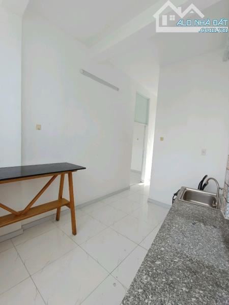 Nguyễn Hồng Đào ( Bàu Cát 4)- p.14- Tân Bình -DT: 6.8*18m- giá 23 tỷ 5 - 4