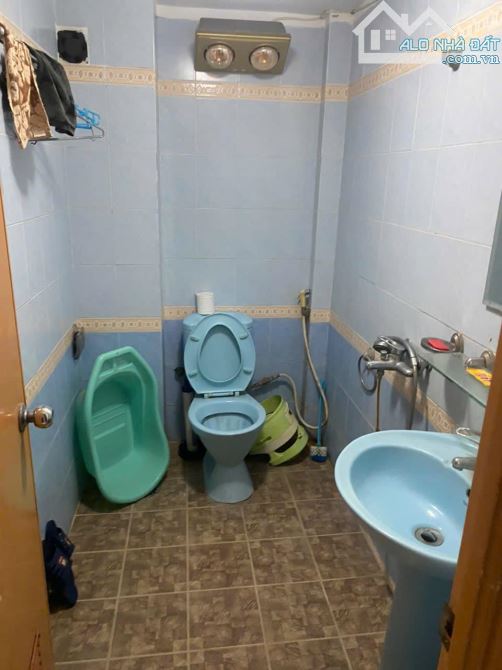 Bán nhà Tân Mai, Hoàng Mai, 63m2, 4 tầng, 4 ngủ, 4 WC - Full nội thất, sổ vuông đẹp, GD - 4