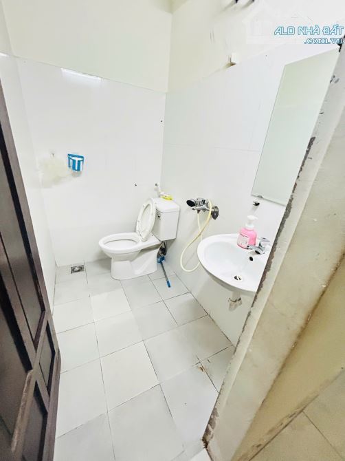 Nhà kiệt Duy Tân 3 phòng ngủ 2 toilets giá sinh viên - 4