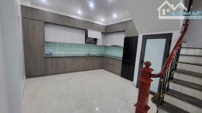 Cần cho thuê nhà đẹp lô góc Quan Nhân, 4 tầng, 46m2, 4 ngủ, 17 Triệu - 4