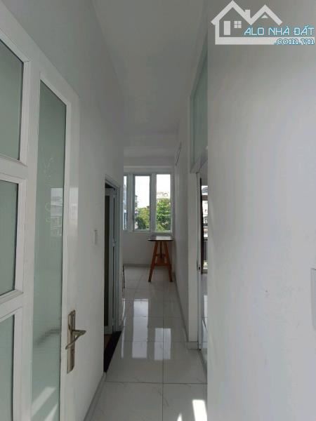 Nguyễn Hồng Đào ( Bàu Cát 4)- p.14- Tân Bình -DT: 6.8*18m- giá 23 tỷ 5 - 5