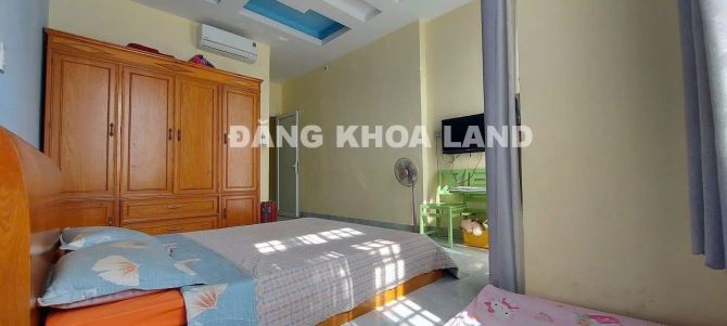 Nhà tuyệt đẹp 1Trệt 2Lầu, hẻm xe hơi tới nơi, đang cho thuê 10tr/tháng - DT 59m2 - giá tốt - 5