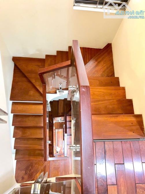 NHÀ 54M2*6T CÓ GARA Ở TÂN MAI, NGÕ Ô TÔ TRÁNH, 5 PHÒNG NGỦ - 5