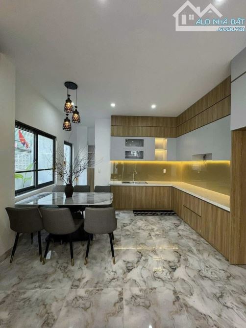 Hoàng Văn Thụ - TP Thái Nguyên - ngõ oto - KD/VP - DT 120m2 - 4.2 tỷ - 5