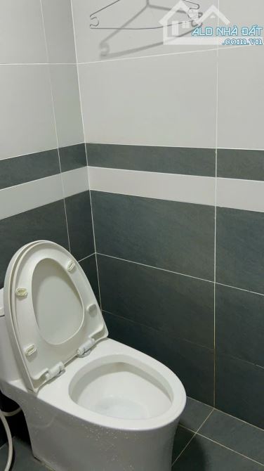 Bán gấp chung cư Phường Tân Hưng Thuận Q12, Dt: 95m2 có 2PN,2WC, Sổ riêng, giá 2,95 tỷ - 6