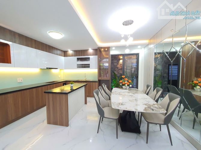 Nhà 3 tầng, mặt tiền full nội thất,dt đất 75m2, dtsd 227m2 - 8