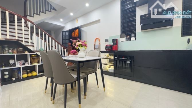 🏡Nhà ngõ 163 Phạm Văn Đồng 48m2 4 tầng nhỉnh 8 Tỷ Lô Góc  NHÀ ĐẸP Ở LUÔN, NGÕ NÔNG, THÔNG - 8